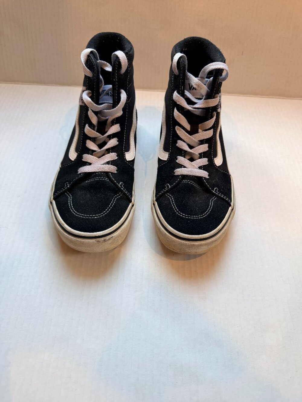 Classic Vans SK-8 Hi High Top in youth size 6